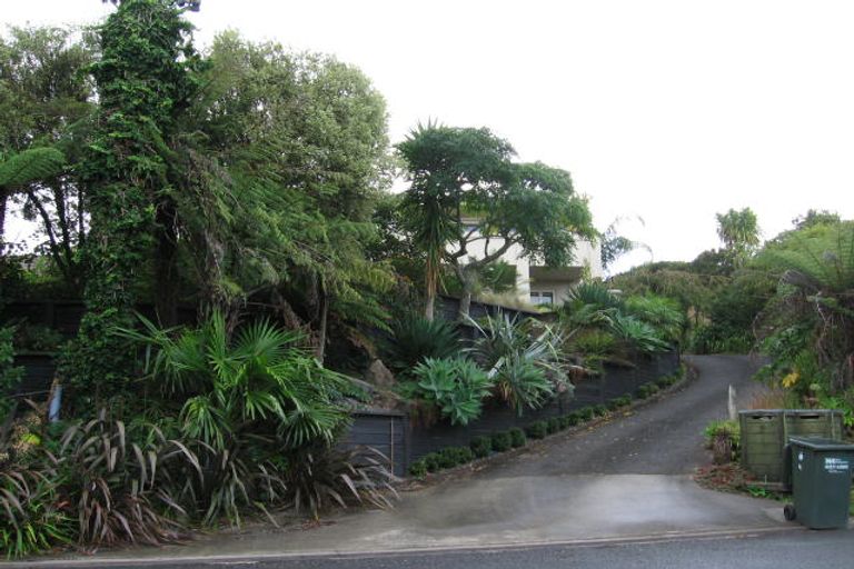 Photo of property in 1/30 Orchard Road, Waiake, Auckland, 0630