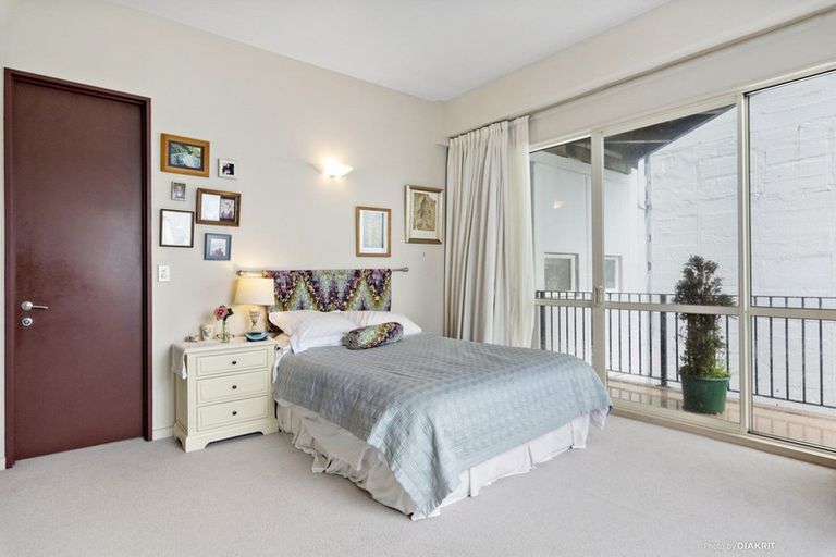 Photo of property in De Vere Apartments, 12/23 Tennyson Street, Te Aro, Wellington, 6011