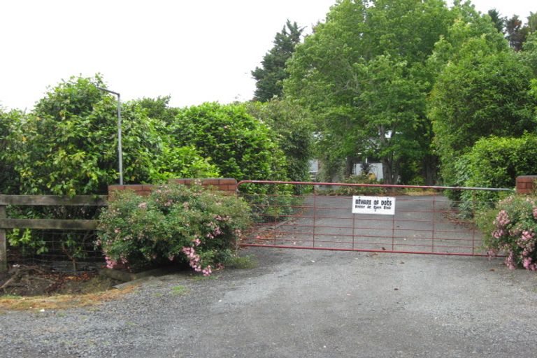 Photo of property in 297 Waihoehoe Road, Drury, 2577