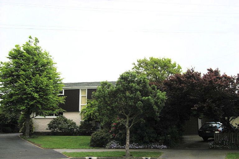 Photo of property in 20 Sandringham Place, Bryndwr, Christchurch, 8053