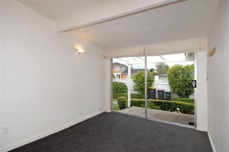 Photo of property in 23 Rosedale Place, Avonhead, Christchurch, 8042