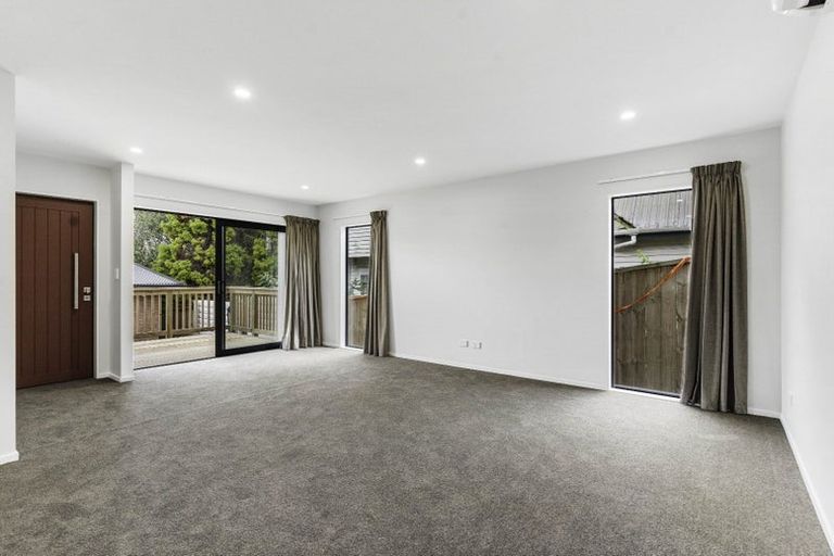 Photo of property in 41 Kingdale Road, Henderson, Auckland, 0610