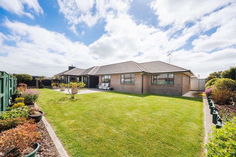 Photo of property in 54 Rosalie Terrace, Kelvin Grove, Palmerston North, 4414