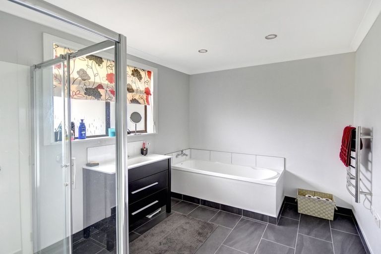 Photo of property in 20 Lynas Street, Outram, 9019