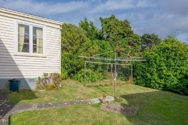 Photo of property in 10 Bould Street, Johnsonville, Wellington, 6037
