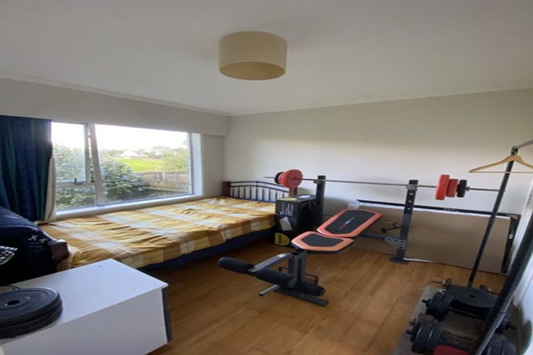 Photo of property in 2/18 Mirrabooka Avenue, Botany Downs, Auckland, 2010