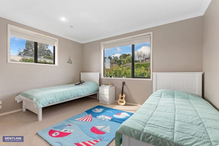 Photo of property in 16 Hillford Place, Welcome Bay, Tauranga, 3175