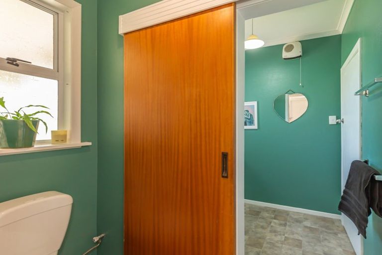 Photo of property in 37 Bowen Street, Levin, 5510