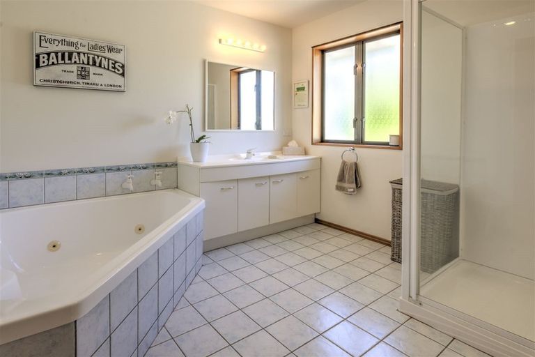 Photo of property in 301 School Road, West Eyreton, Rangiora, 7475