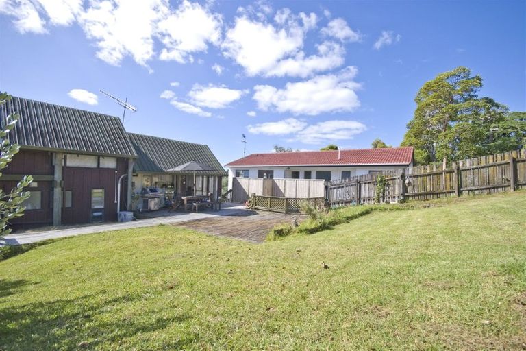 Photo of property in 13 Oaktree Avenue, Browns Bay, Auckland, 0630