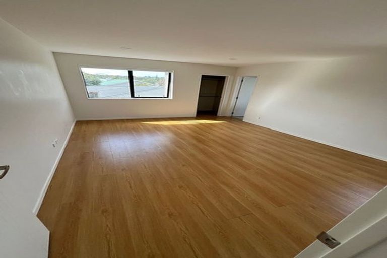 Photo of property in 28e Tiraumea Drive, Pakuranga, Auckland, 2010