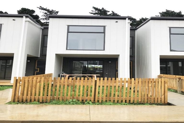 Photo of property in 12 Whai Hua Lane, Mangere Bridge, Auckland, 2022
