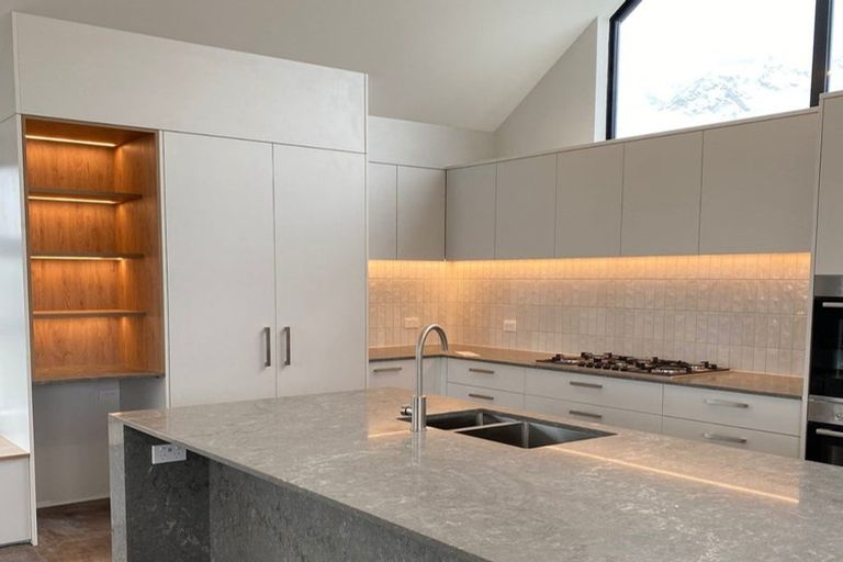 Photo of property in 6 Arran Lane, Jacks Point, Queenstown, 9371