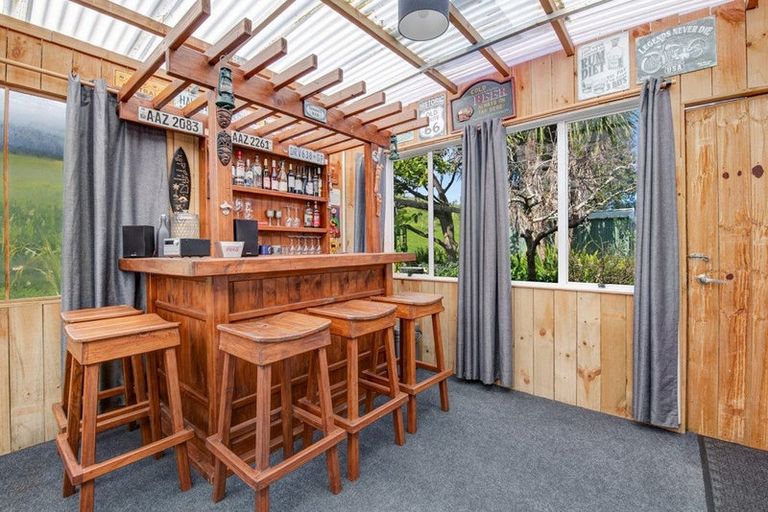 Photo of property in 207 Mangakura Road, Helensville, 0875