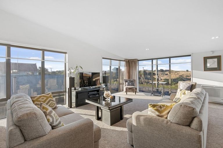 Photo of property in 517 Marine Parade, South New Brighton, Christchurch, 8062