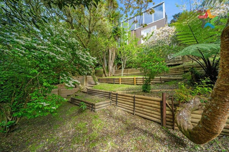 Photo of property in 14 Maungaraki Road, Korokoro, Lower Hutt, 5012