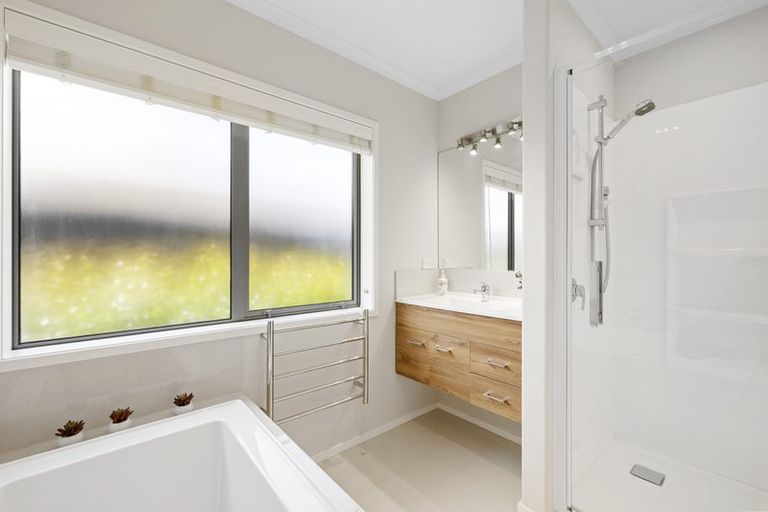 Photo of property in 3 Condor Crescent, Waiwhakaiho, New Plymouth, 4312