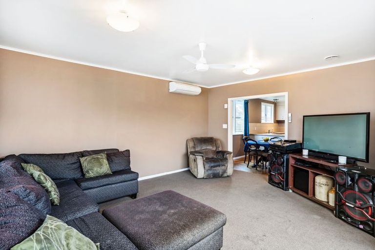 Photo of property in 17 Albion Place, Papakura, 2110