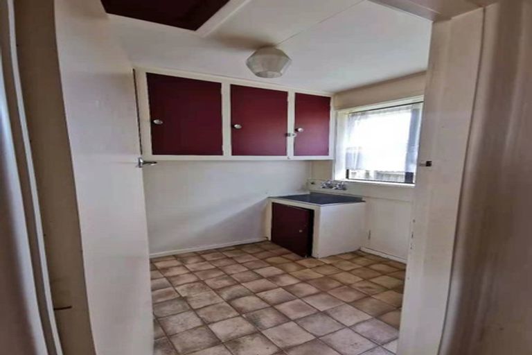 Photo of property in 18 Seymour Street, Hornby, Christchurch, 8042