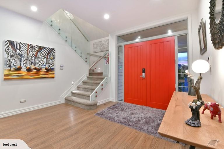 Photo of property in 110 Vipond Road, Stanmore Bay, Whangaparaoa, 0932