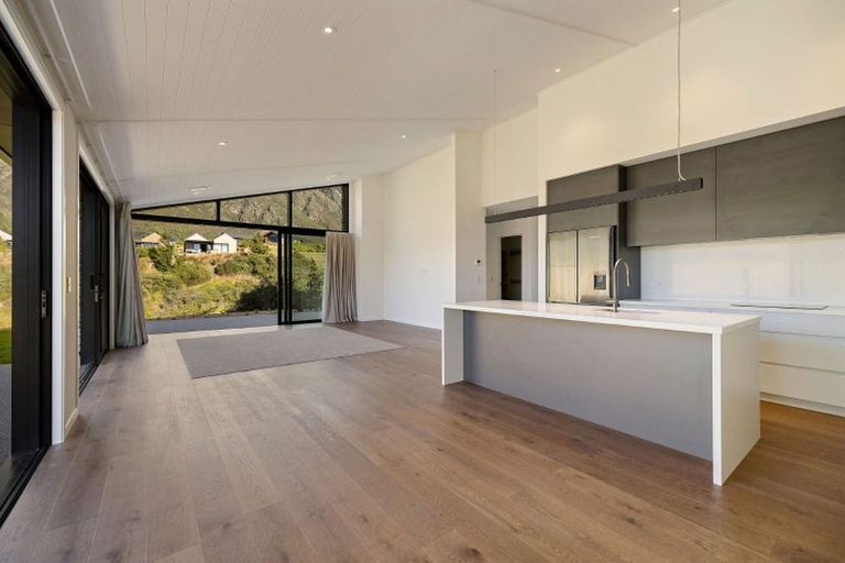 Photo of property in 39 Spur Ridge Rise, Jacks Point, 9371