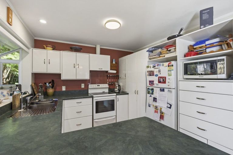 Photo of property in 6a Leatham Avenue, Strandon, New Plymouth, 4312