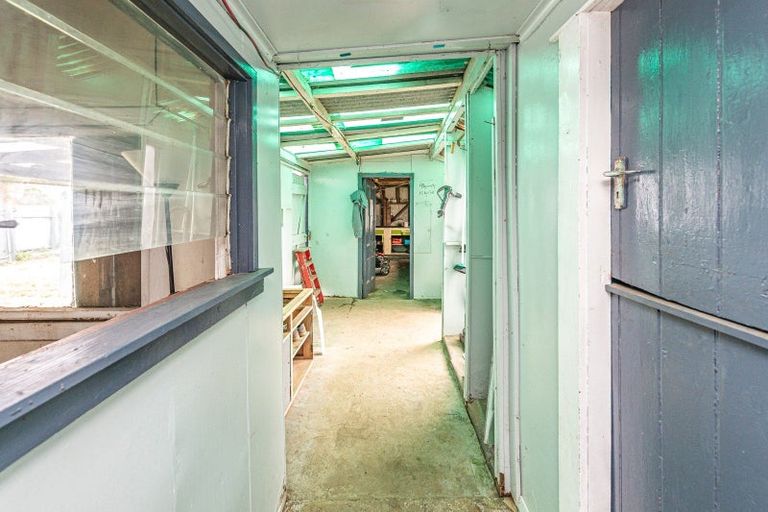 Photo of property in 17 Gloag Street, Waverley, 4510