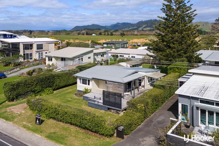 Photo of property in 84 Seaforth Road, Waihi Beach, 3611