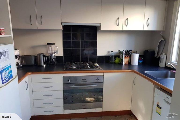 Photo of property in 16 Austin Street, Mount Victoria, Wellington, 6011