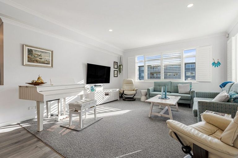 Photo of property in 42 Eaves Bush Parade, Orewa, 0931