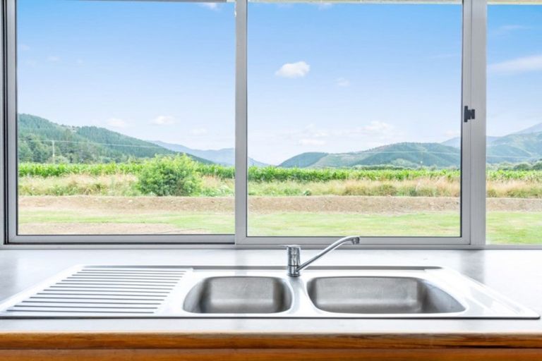 Photo of property in 17 Para Railway Road, Koromiko, Blenheim, 7273