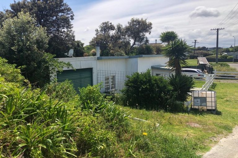 Photo of property in 3 Babbacombe Avenue, Otaki Beach, Otaki, 5512