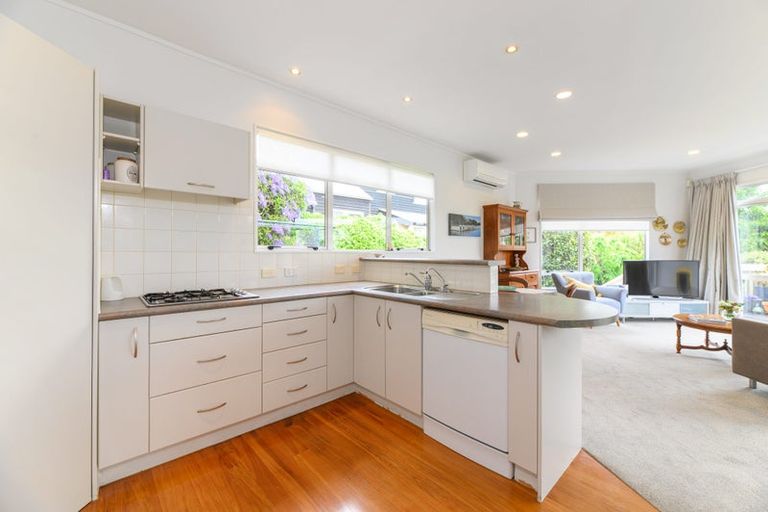 Photo of property in 2/87a Kowhai Road, Mairangi Bay, Auckland, 0630
