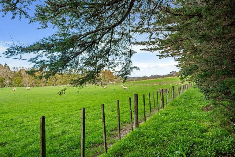 Photo of property in 19 Valley Road, Waitoki, Kaukapakapa, 0871