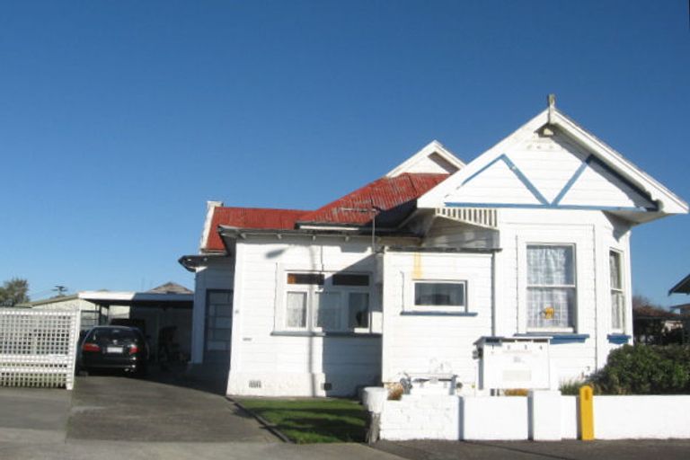 Photo of property in 16 Douglas Street, West End, Palmerston North, 4412