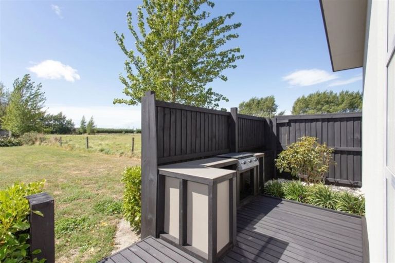 Photo of property in 27 Famille Close, Yaldhurst, Christchurch, 8042