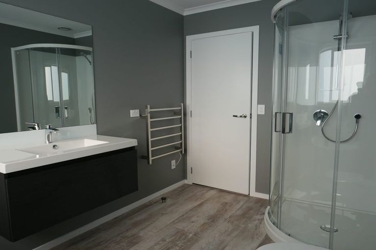 Photo of property in 32 Koru Loop, Paraparaumu, 5032