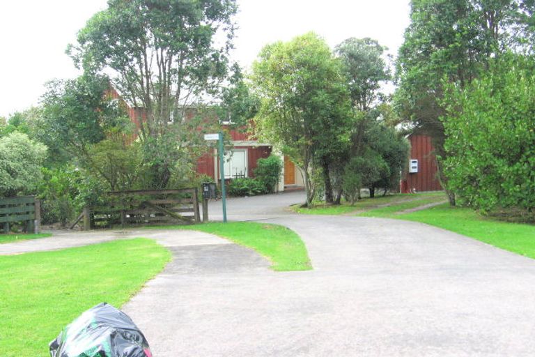 Photo of property in 10a Shiloh Way, Greenhithe, Auckland, 0632