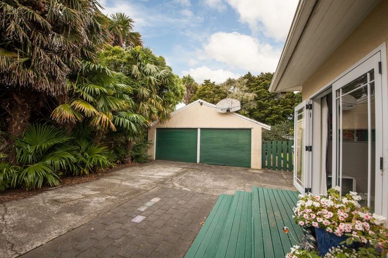 Photo of property in 550 Featherston Street, Roslyn, Palmerston North, 4414