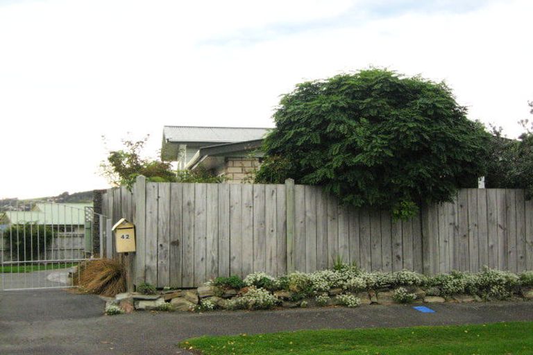 Photo of property in 42 Estuary Crescent, Fairfield, Dunedin, 9018