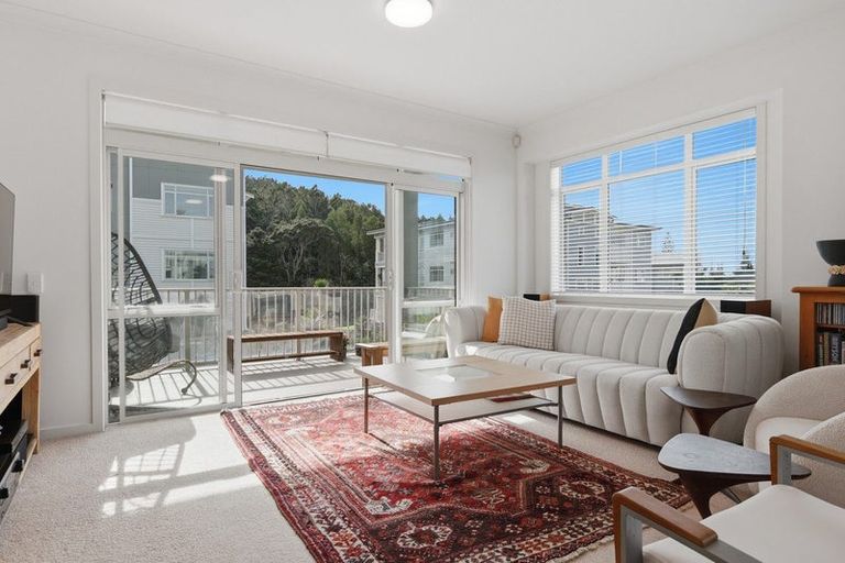 Photo of property in 73 Parkside Drive, Orewa, 0931