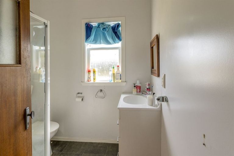 Photo of property in 23 Rauparaha Street, Waikanae Beach, Waikanae, 5036
