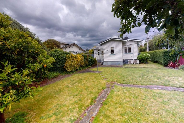 Photo of property in 12 Saint Leonard Street, Saint Johns Hill, Whanganui, 4501