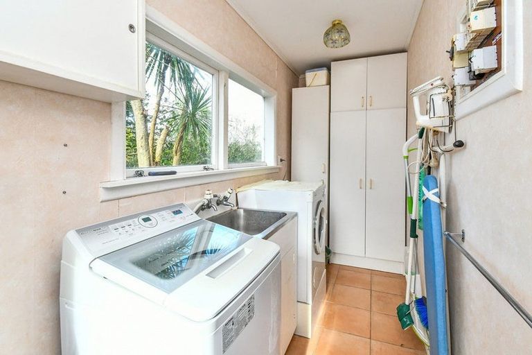 Photo of property in 44 Mcleod Road, Weymouth, Auckland, 2103