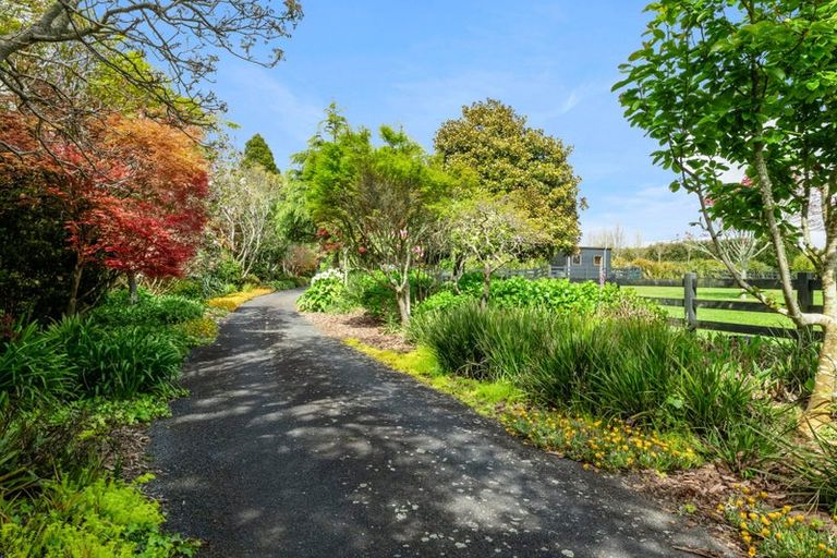 Photo of property in 36 Manutahi Road, Hillsborough, New Plymouth, 4372
