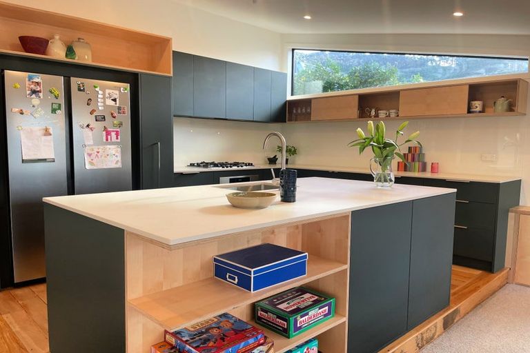 Photo of property in 76 Nottingham Street, Karori, Wellington, 6012