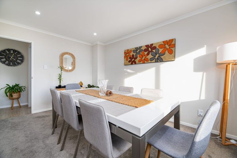 Photo of property in 3/504 Swanson Road, Ranui, Auckland, 0612