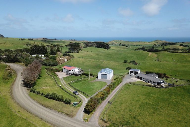 Photo of property in 106 Rehutai Road, Baylys Beach, Dargaville, 0377