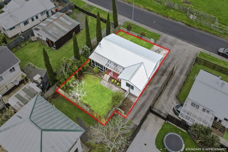 Photo of property in 33 Stevenson Road, Clarks Beach, 2122