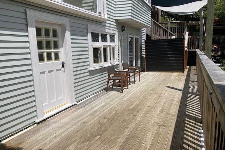 Photo of property in 30 Saint Michaels Crescent, Kelburn, Wellington, 6012